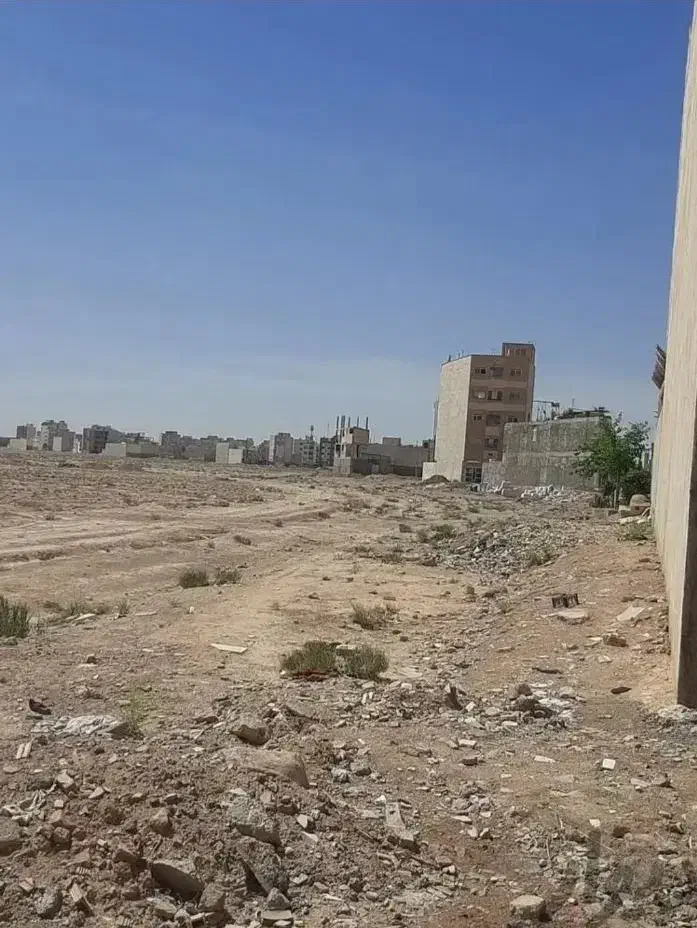 300 متر زمین آینده دار/ضلع غربی آلاچیق ها(هایپر)|فروش زمین و ملک کلنگی|شاهین‌شهر, خانه کارگر|دیوار