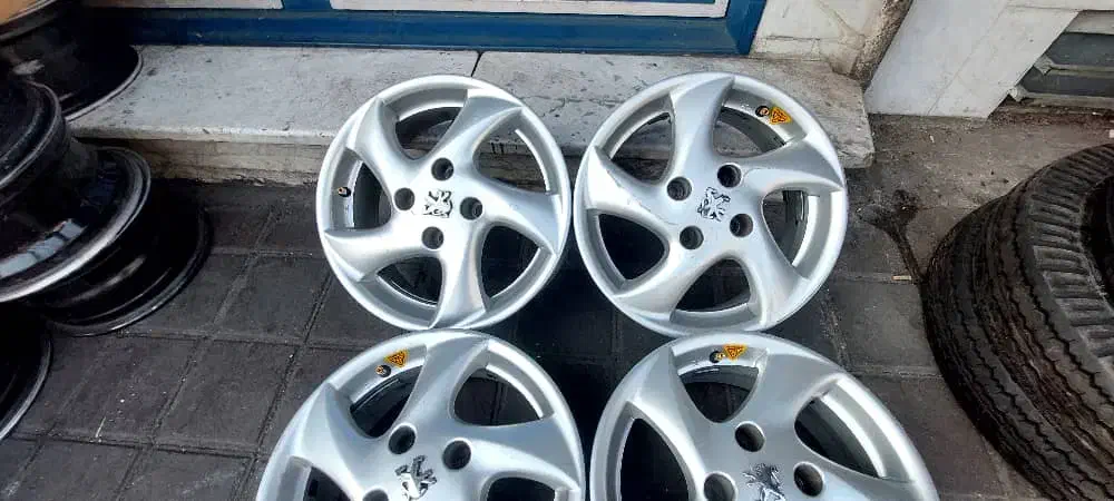 نقاشی و رنگ آمیزی رینگ و تمامی قطعات خودرو|قطعات یدکی و لوازم جانبی|تهران, استقلال|دیوار