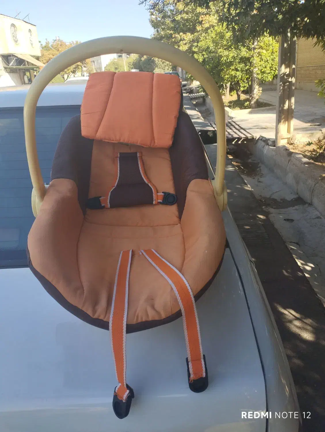 فروش صندلی کودک( کریر) سالم و تمیز|تخت و صندلی بچه|شیراز, شهرک گلدشت حافظ‎|دیوار