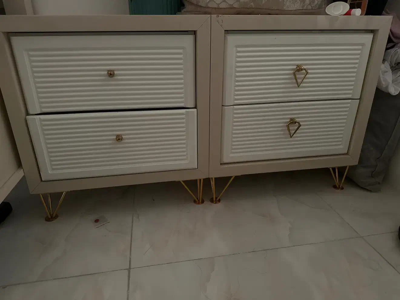 تخت خواب دونفر۲عدد پاتختی و میز آرایشی وکمد بزرگ|تخت و سرویس خواب|تهران, افسریه شمالی|دیوار