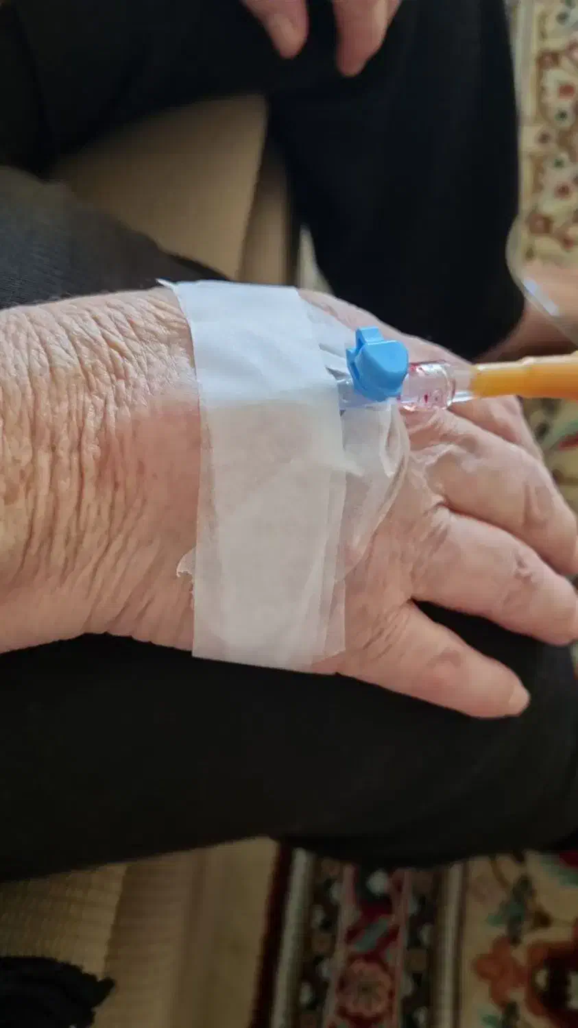 سرم تراپی امپول تزریق پرستار پزشک|خدمات آرایشگری و زیبایی|خوی, |دیوار