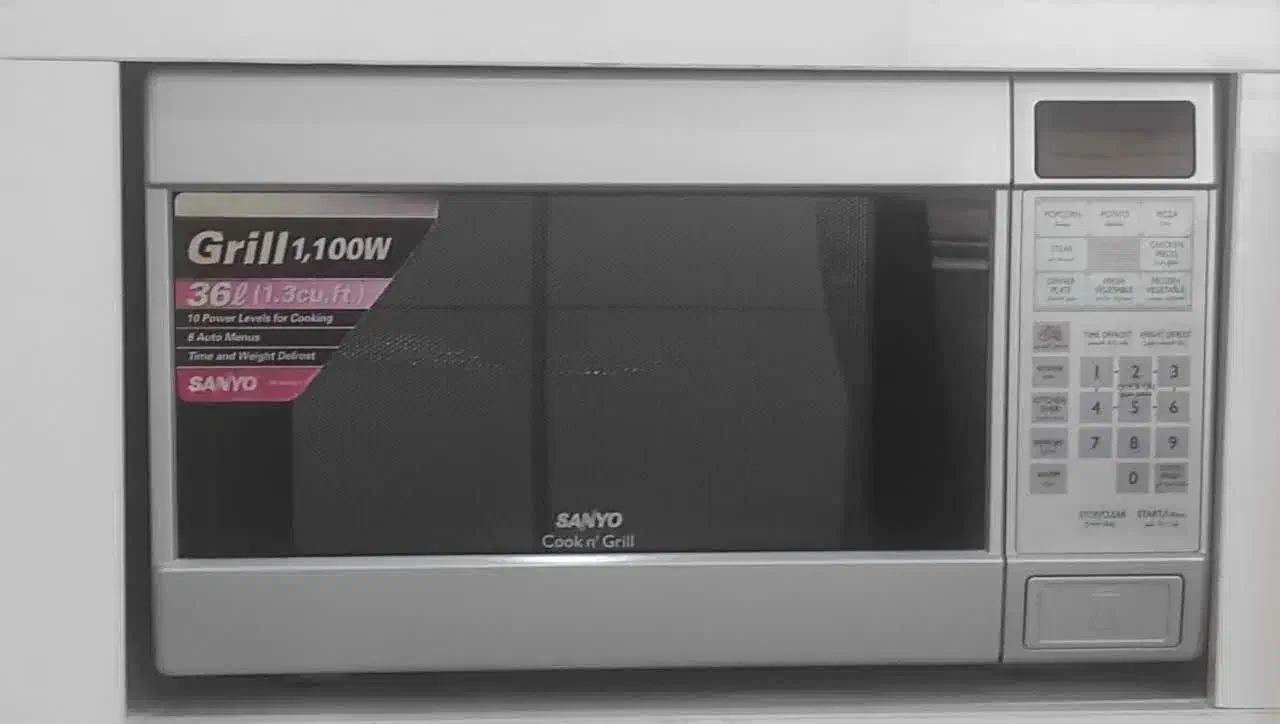 مایکروفر سانیو اصل ژاپن|اجاق گاز و لوازم برقی پخت‌وپز|سمنان, |دیوار