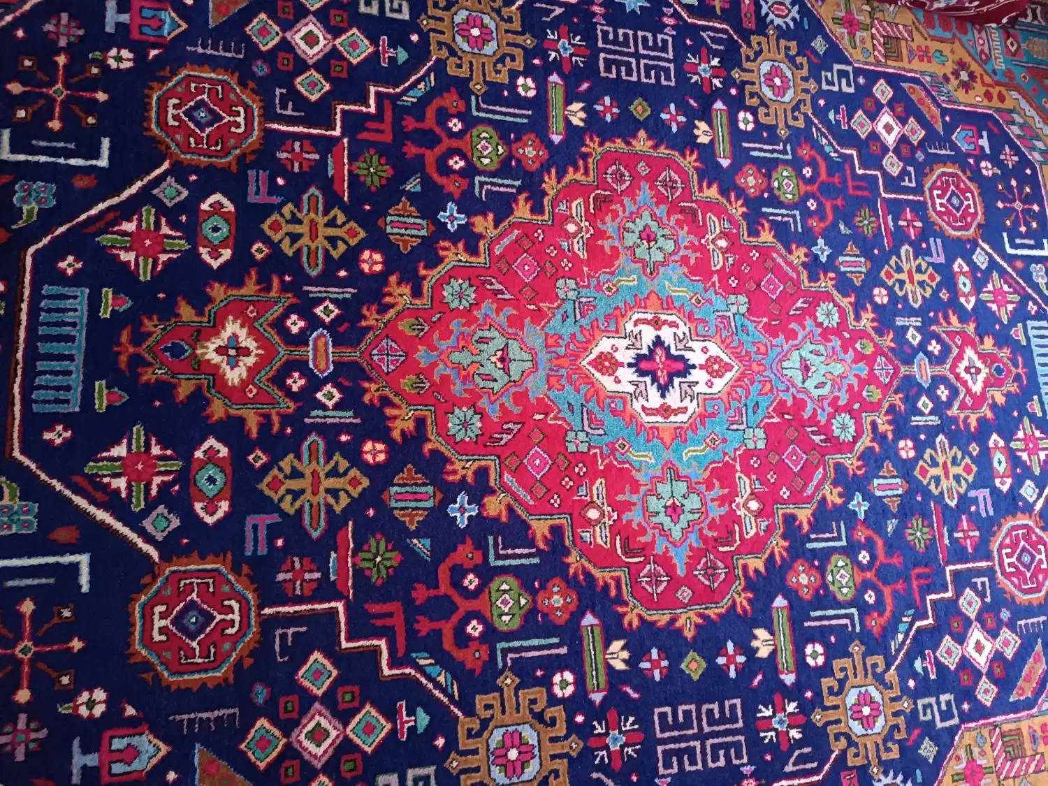 فرش دستبافت قدیمی|فرش|صائین قلعه, |دیوار