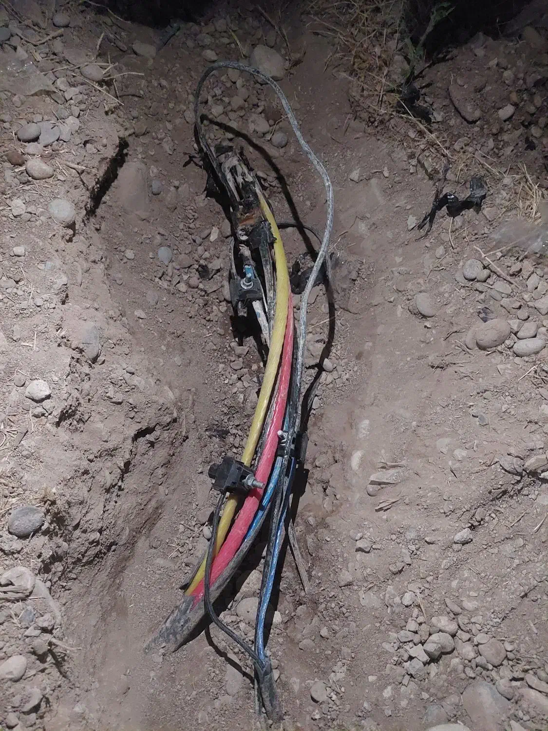 برقکاری صنعتی برقکار ساختمان برقکشی باغ شبانه روزی|خدمات پیشه و مهارت|دزفول, |دیوار