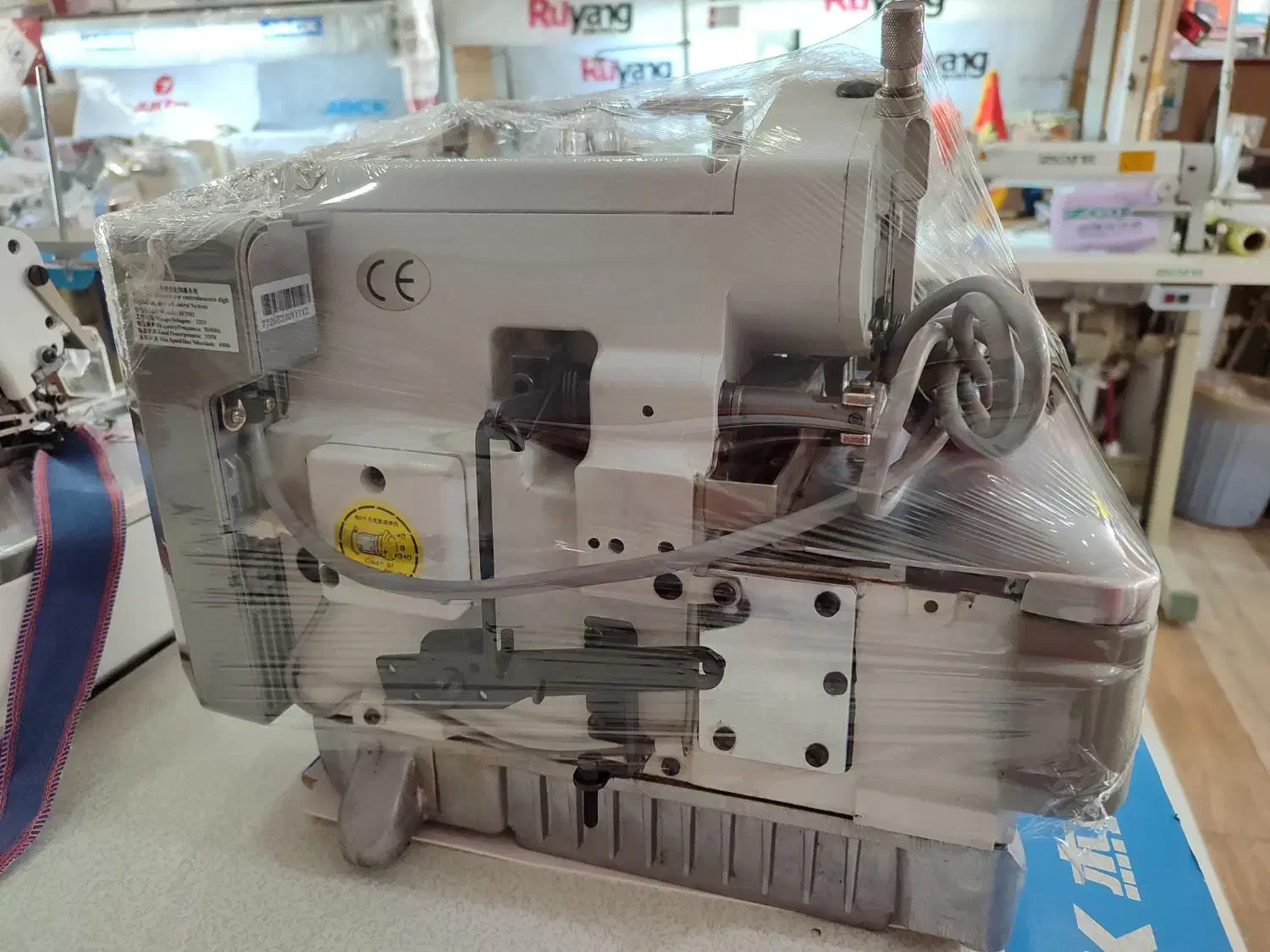 چرخ سردوز صنعتی چهار نخ.پنج نخ.|چرخ خیاطی و ریسندگی|کرمان, |دیوار