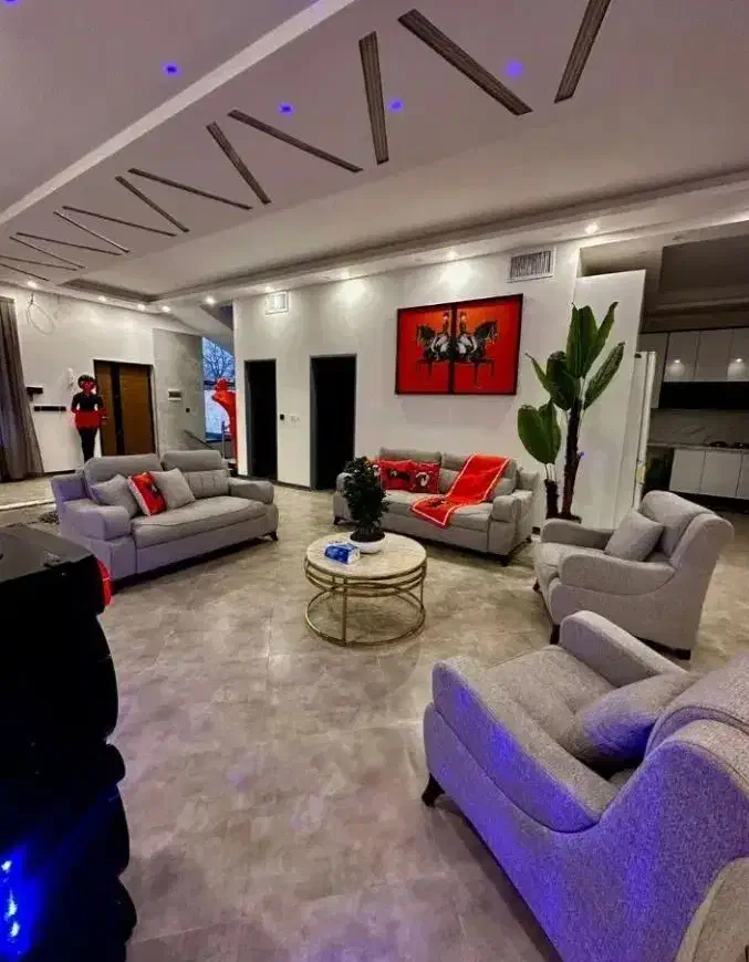 ویلا2بلکس3خواب مدرن استخرسونا آماده جشن و مهنانی|اجارهٔ کوتاه‌مدت ویلا و باغ|شهریار, شهرک بهاران (ویره)|دیوار