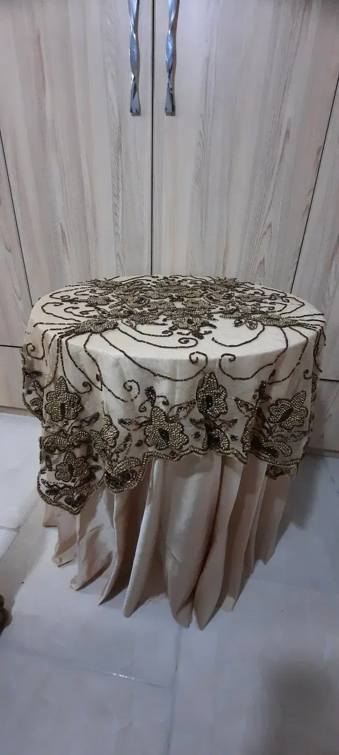 میز خاطره به همراه رومیزی|پرده، رانر، رومیزی|قم, انسجام|دیوار