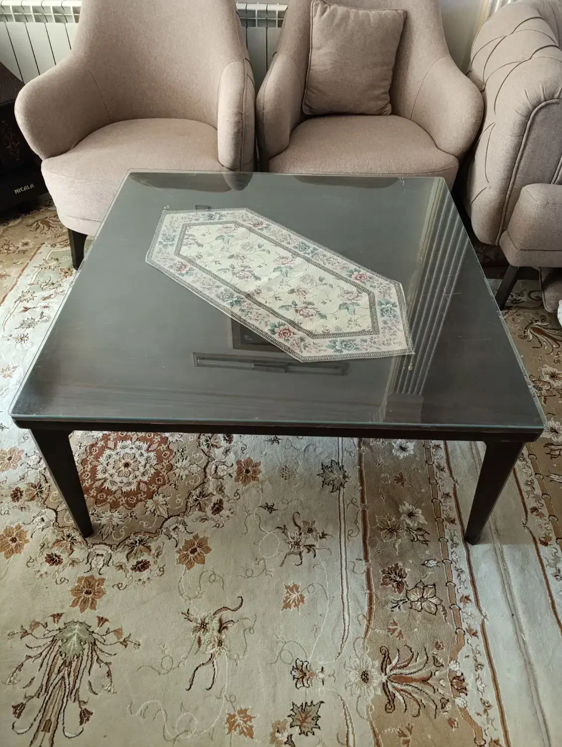 میز وسط به ابعاد یک در یک|مبلمان خانگی و میز عسلی|رودهن, |دیوار