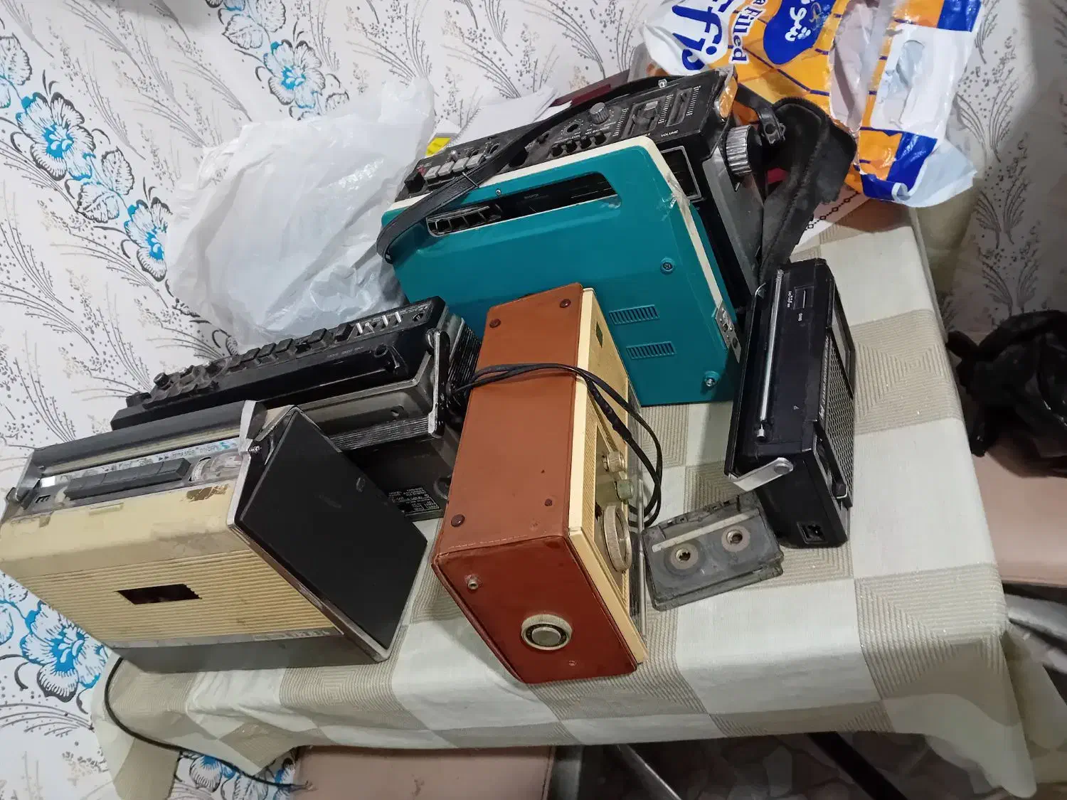 رادیو قدیمی وجدید فروش فوری یکجا بفروش میرسد|سیستم صوتی خانگی|گنبد کاووس, |دیوار