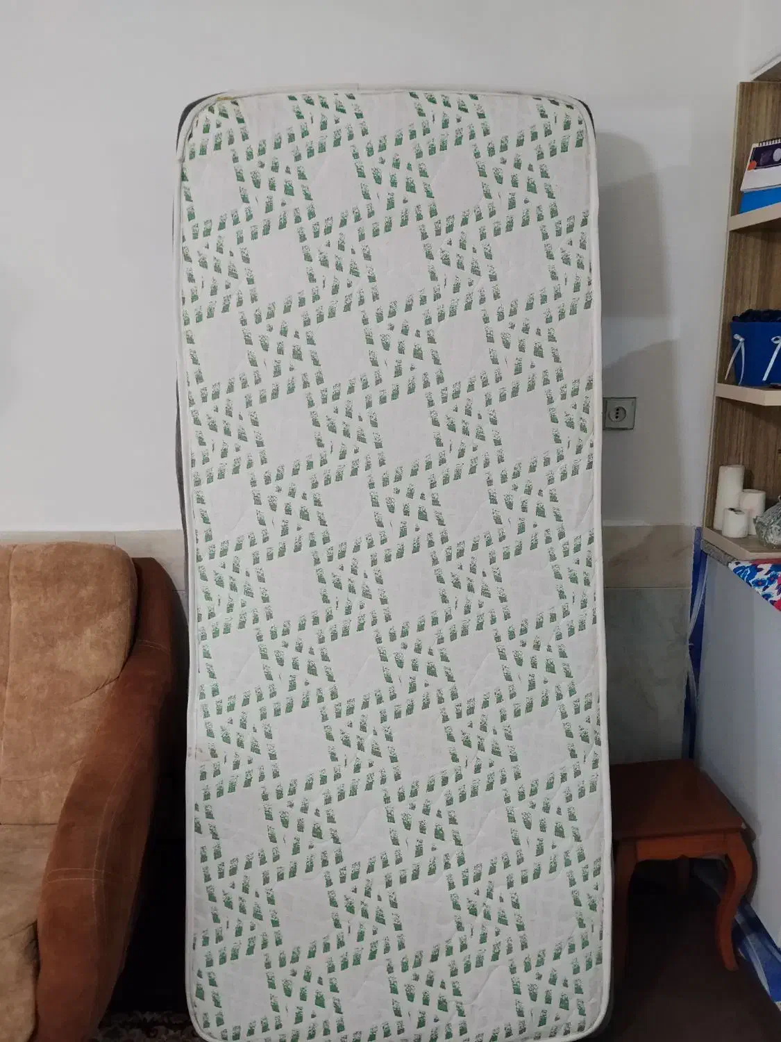 تشک یک نفر رویال طبی تمیز و کم‌کار قیمت توافقی|تشک تختخواب|قرق, |دیوار