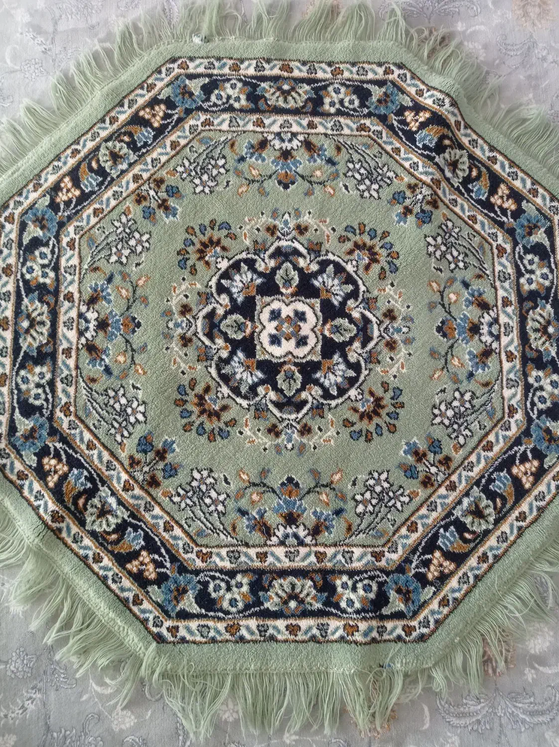 قالیچه یک متری شش ضلعی|فرش|خرمآباد, |دیوار