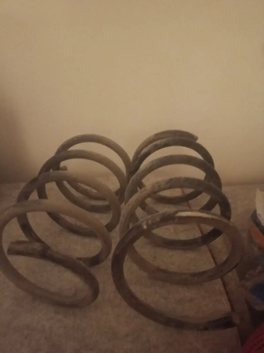 یک جفت فنر روا اسپرت|قطعات یدکی و لوازم جانبی|پرند, فاز ۵|دیوار