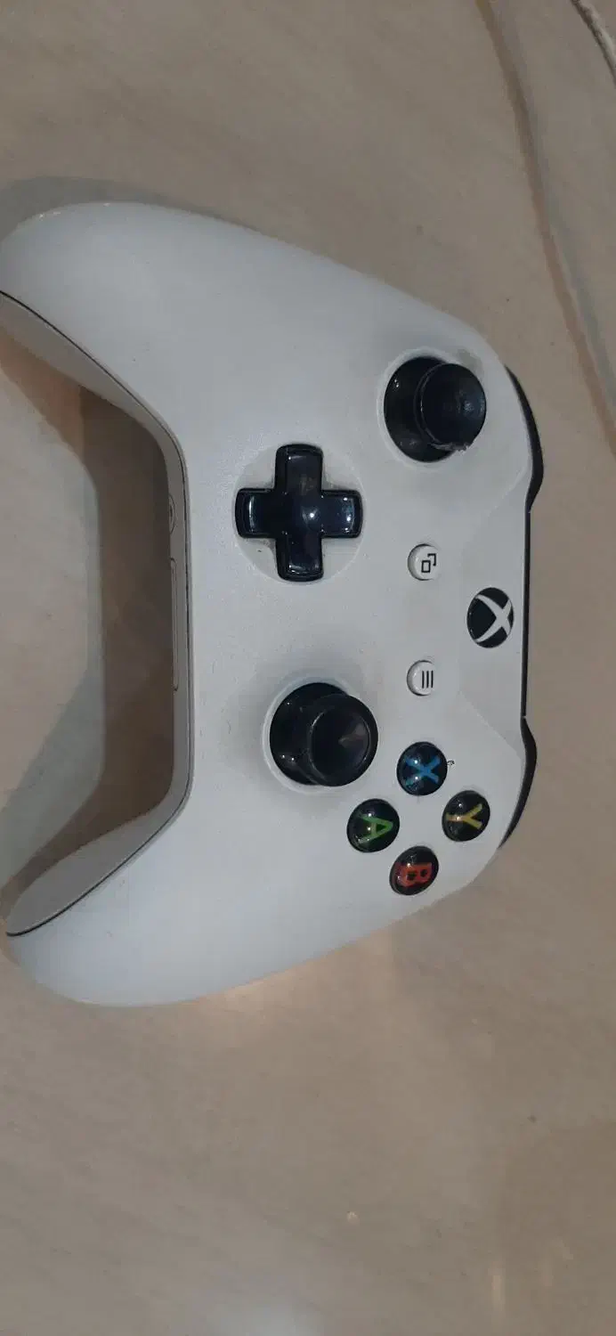 معاوضه ایکس باکس وان اس یک ترابایت|کنسول، بازی ویدئویی و آنلاین|تهران, فلسطین (میدان انقلاب)|دیوار