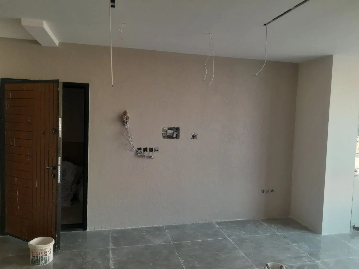 نقاشی ورنگ آمیزی ساختمان بانازلترین قیمت|استخدام معماری، عمران و ساختمانی|تهران, شهرک غرب|دیوار