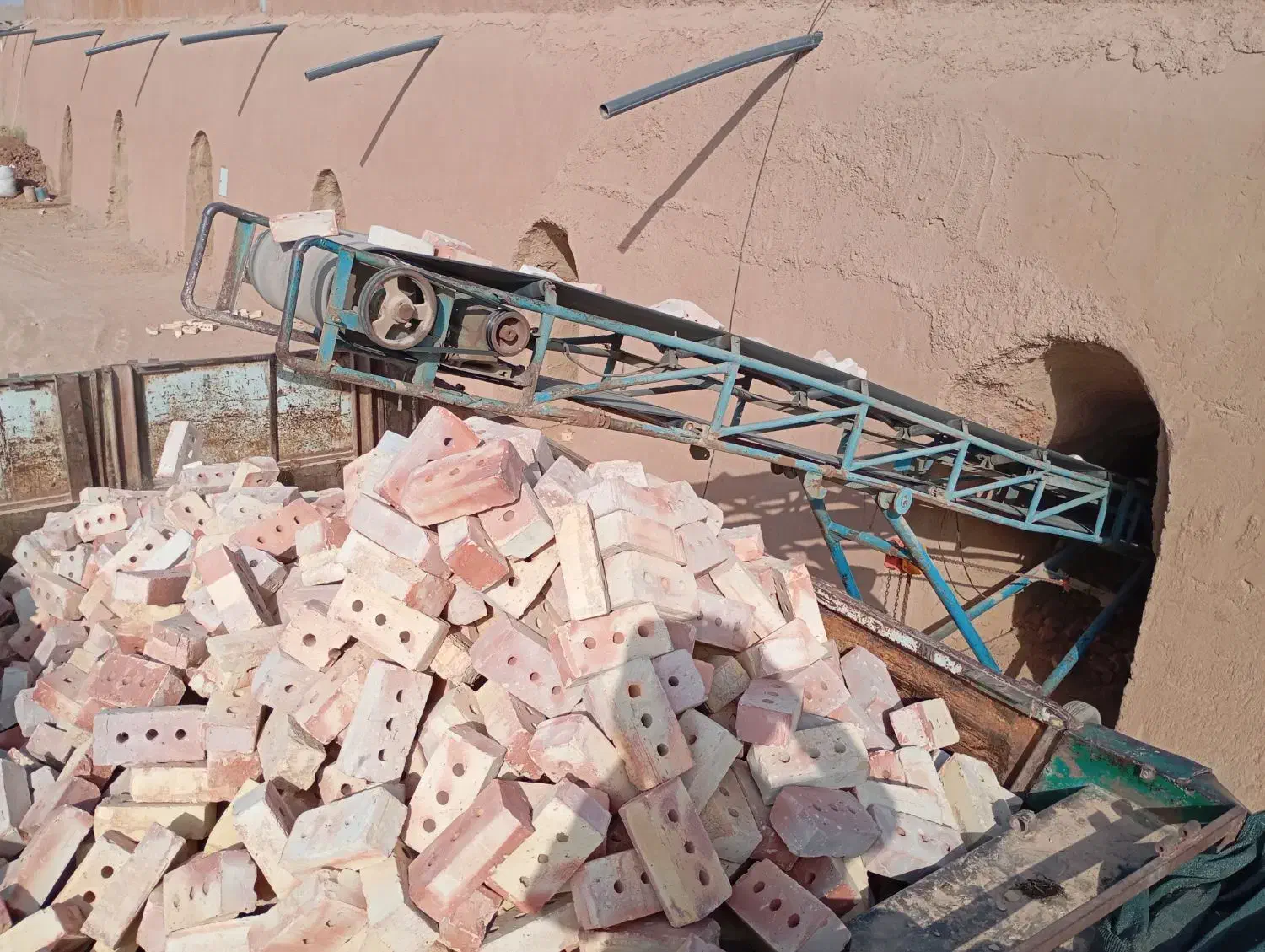 فروش آجر شش سوراخ سفال تیغه سقف|مصالح و تجهیزات ساختمان|نیشابور, مازول|دیوار