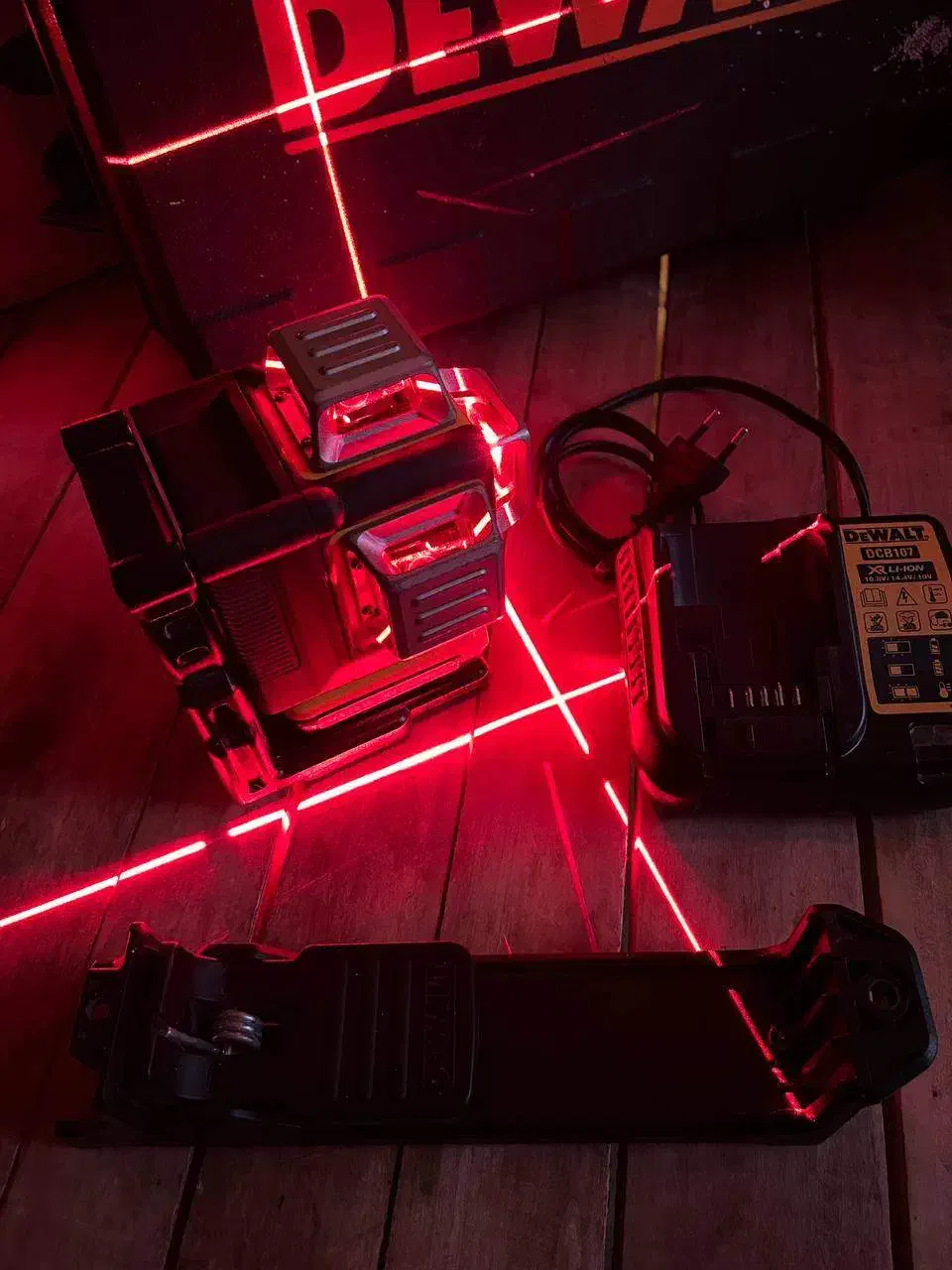 تراز 3D لیزری 360 درجه دیوالت مدل DCE089D1R|ابزارآلات|تهران, سلسبیل شمالی|دیوار