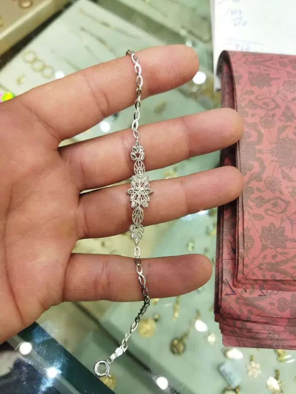 دستبند نو و زنجیر نیازمند تعمیرو1عدد النگو|جواهرات|قم, پردیسان|دیوار