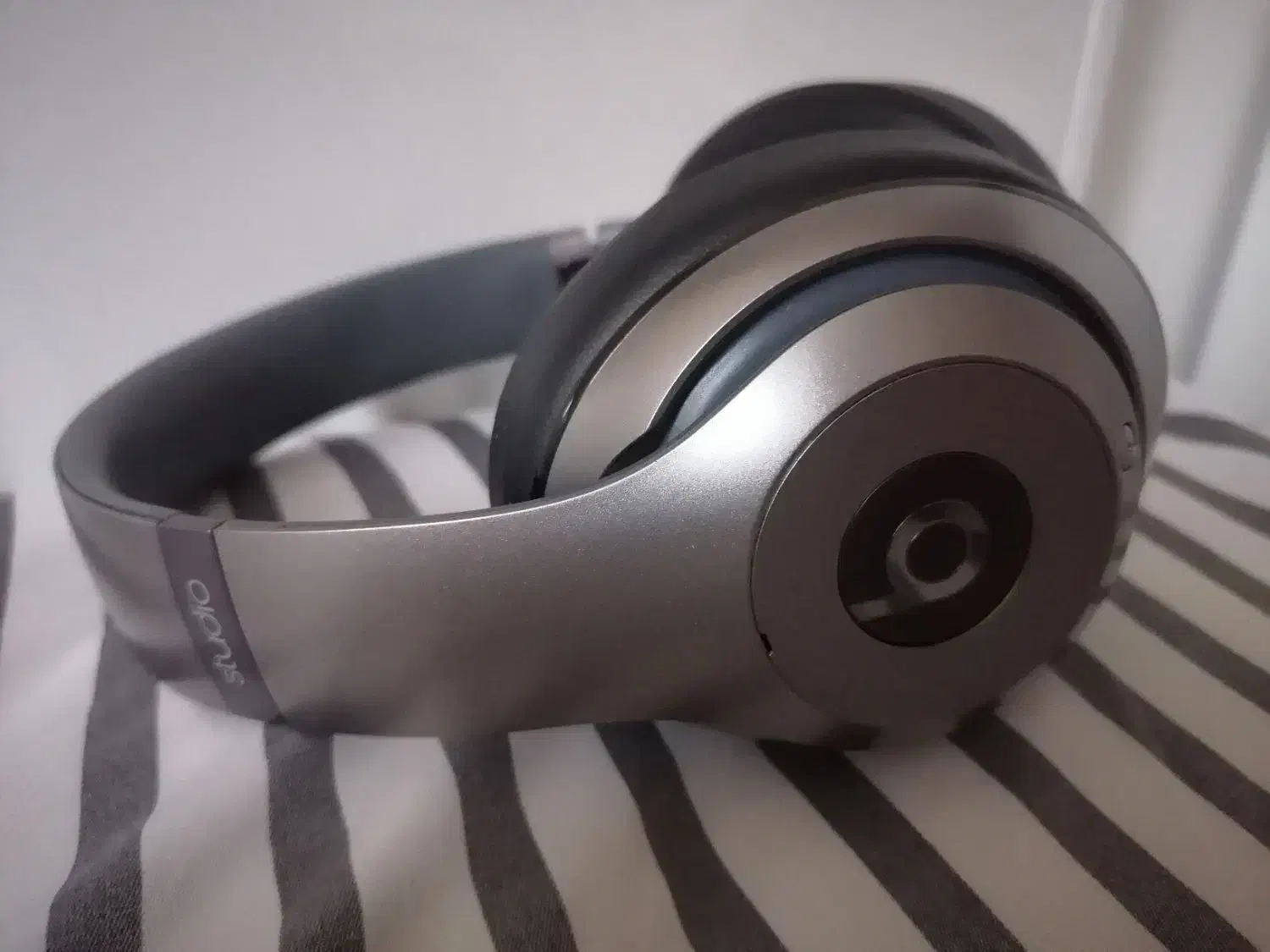 بیتس استودیو وایرلس|لوازم جانبی موبایل و تبلت|محمودآباد, |دیوار