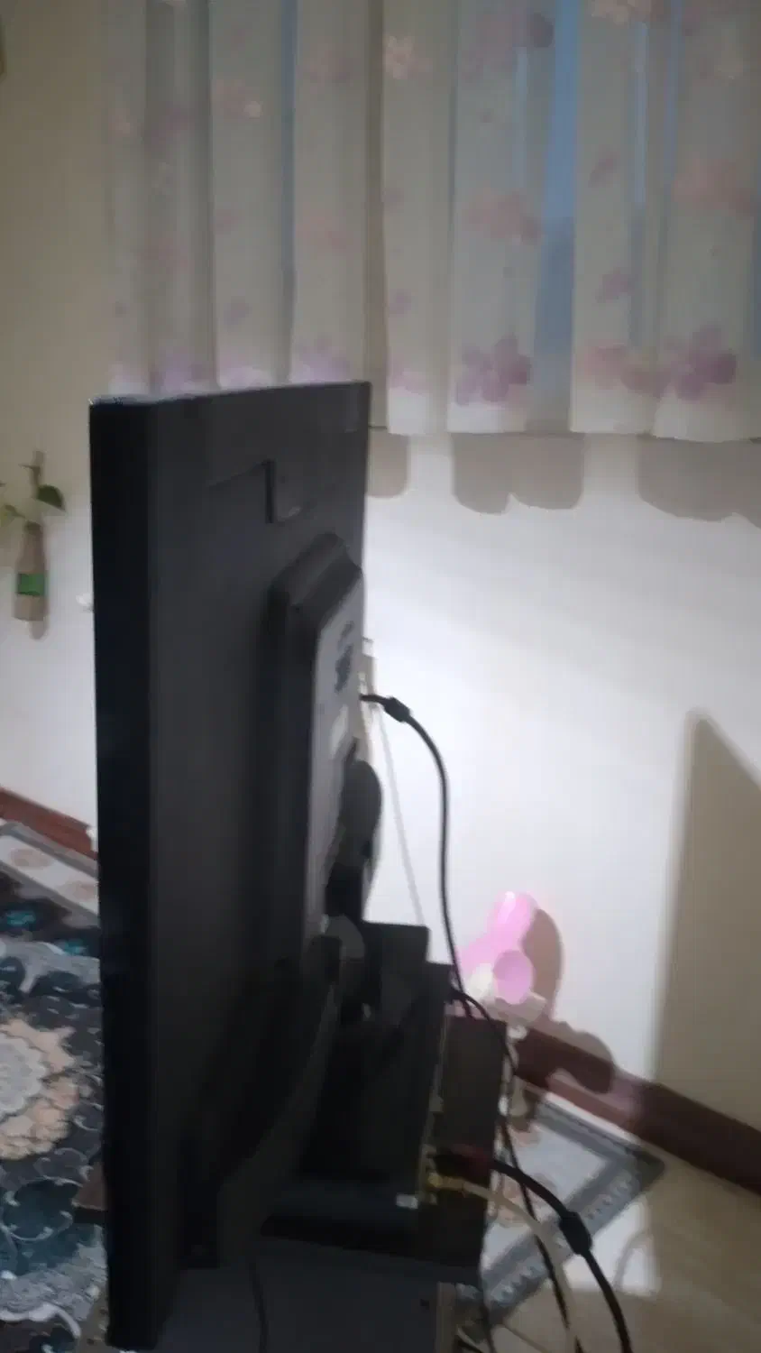 تلویزیون ال ای دی ۳۲ اینچ اکس تی ویژن|تلویزیون و پروژکتور|رودهن, |دیوار