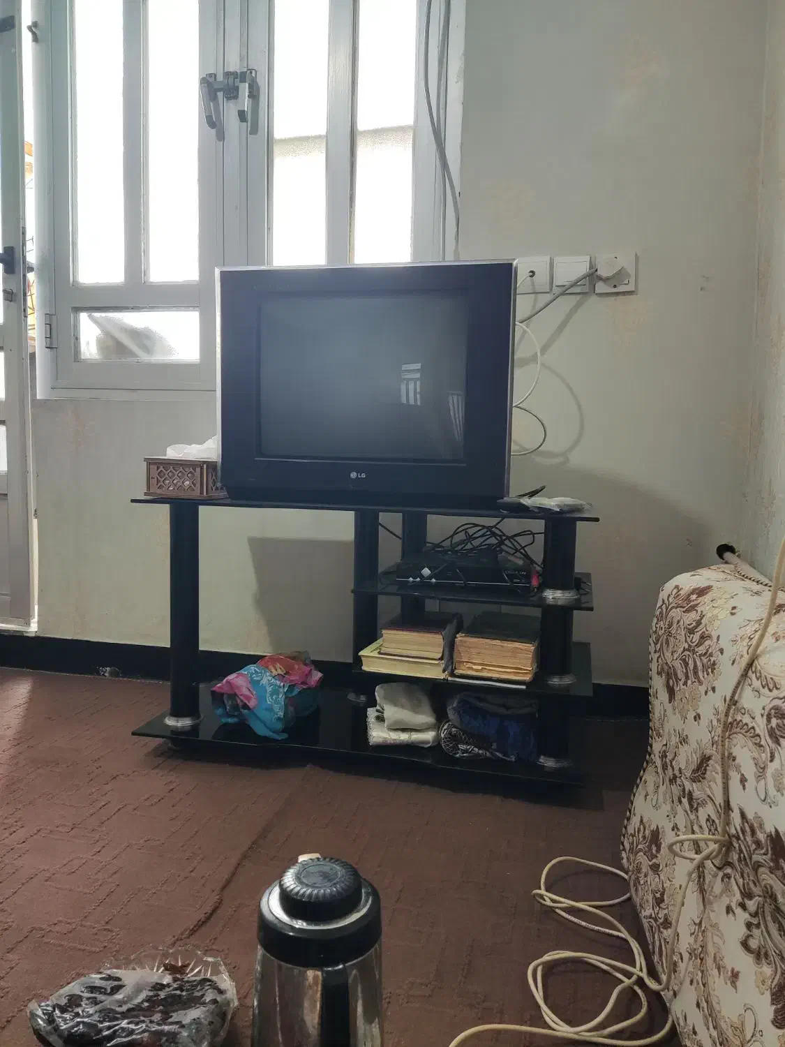 تلویزیون و میز|تلویزیون و پروژکتور|بندر گناوه, |دیوار