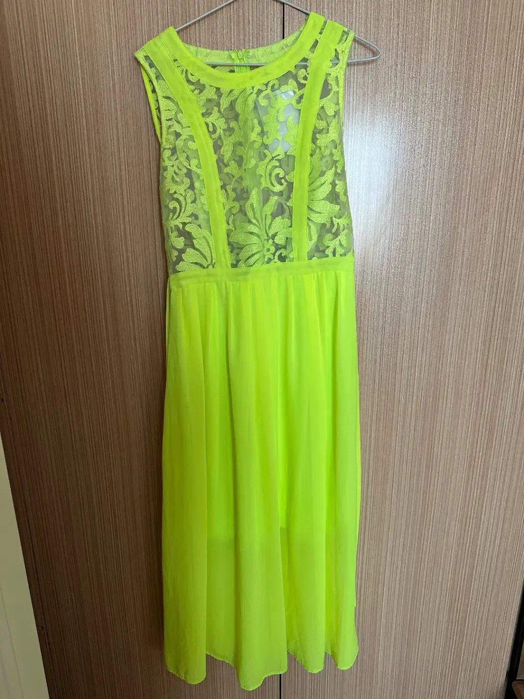 لباس مجلسی|لباس|تبریز, |دیوار