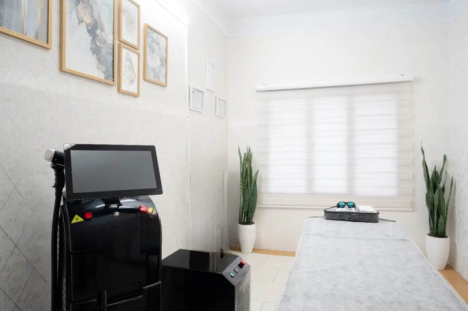 لیزر موهای زائد کلینیک لیزر مو انقلاب تهران نوترسا|خدمات آرایشگری و زیبایی|تهران, فلسطین (میدان انقلاب)|دیوار