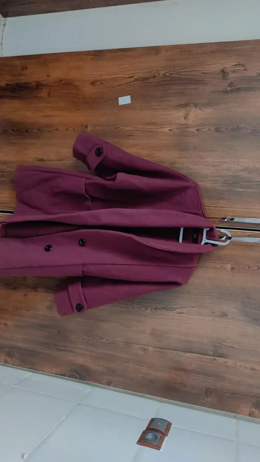 لباس|لباس|شیراز, شهرک گلدشت حافظ‎|دیوار