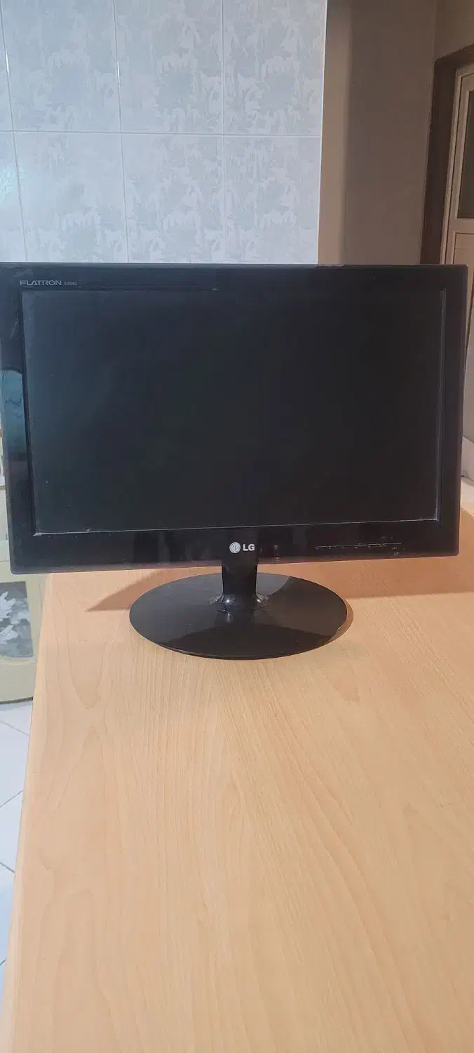 مانیتور ۲۰ اینچ LG|قطعات و لوازم جانبی رایانه|بندرعباس, |دیوار