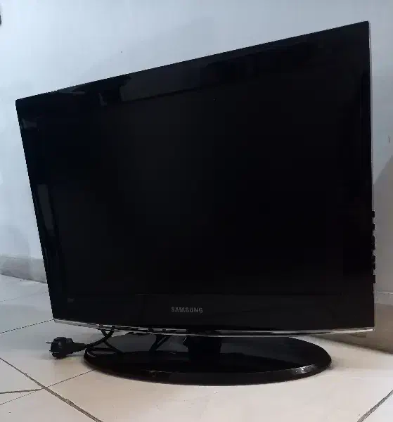 تلوزیون ال سی دی سامسونگ ۲۲ اینچ|تلویزیون و پروژکتور|کرج, گوهردشت|دیوار