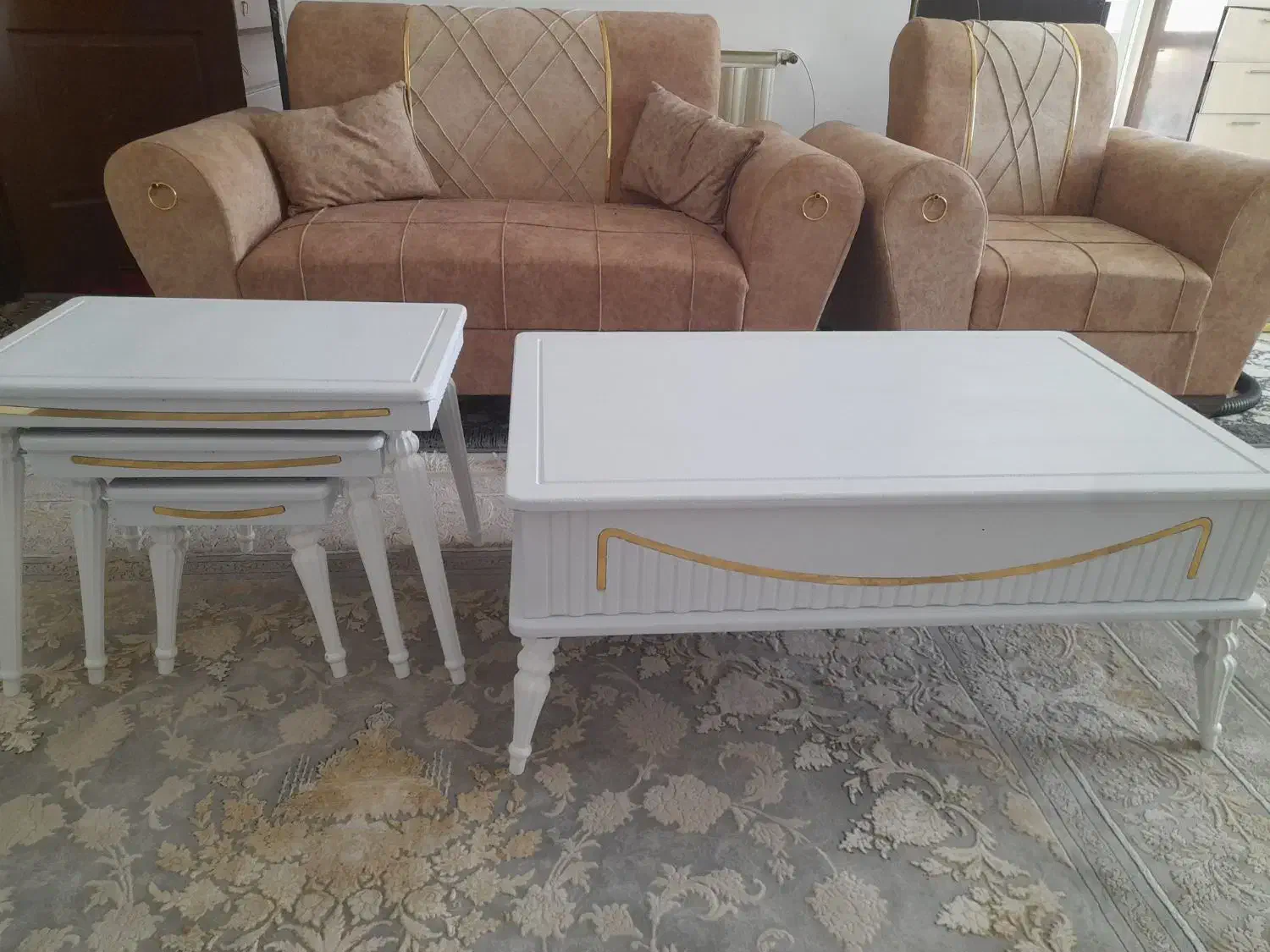 جلو مبلی چهار تیکه کشو دار|مبلمان خانگی و میز عسلی|گلبهار, شهر جدید گلبهار|دیوار