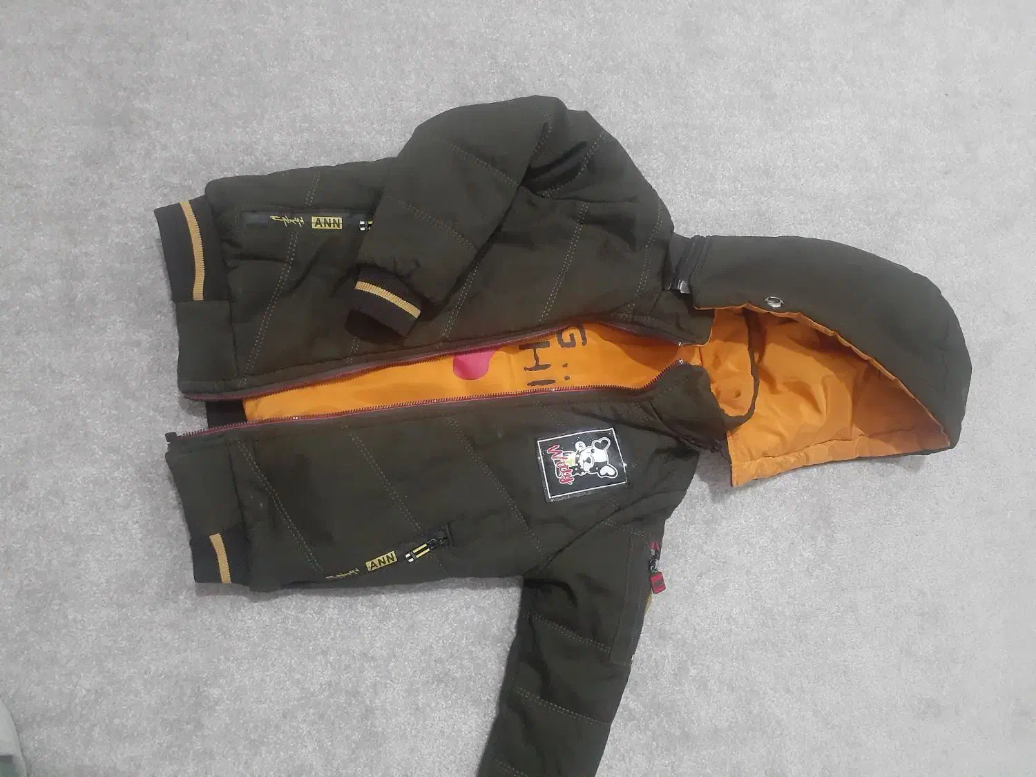 کاپشن|لباس|دورود, |دیوار