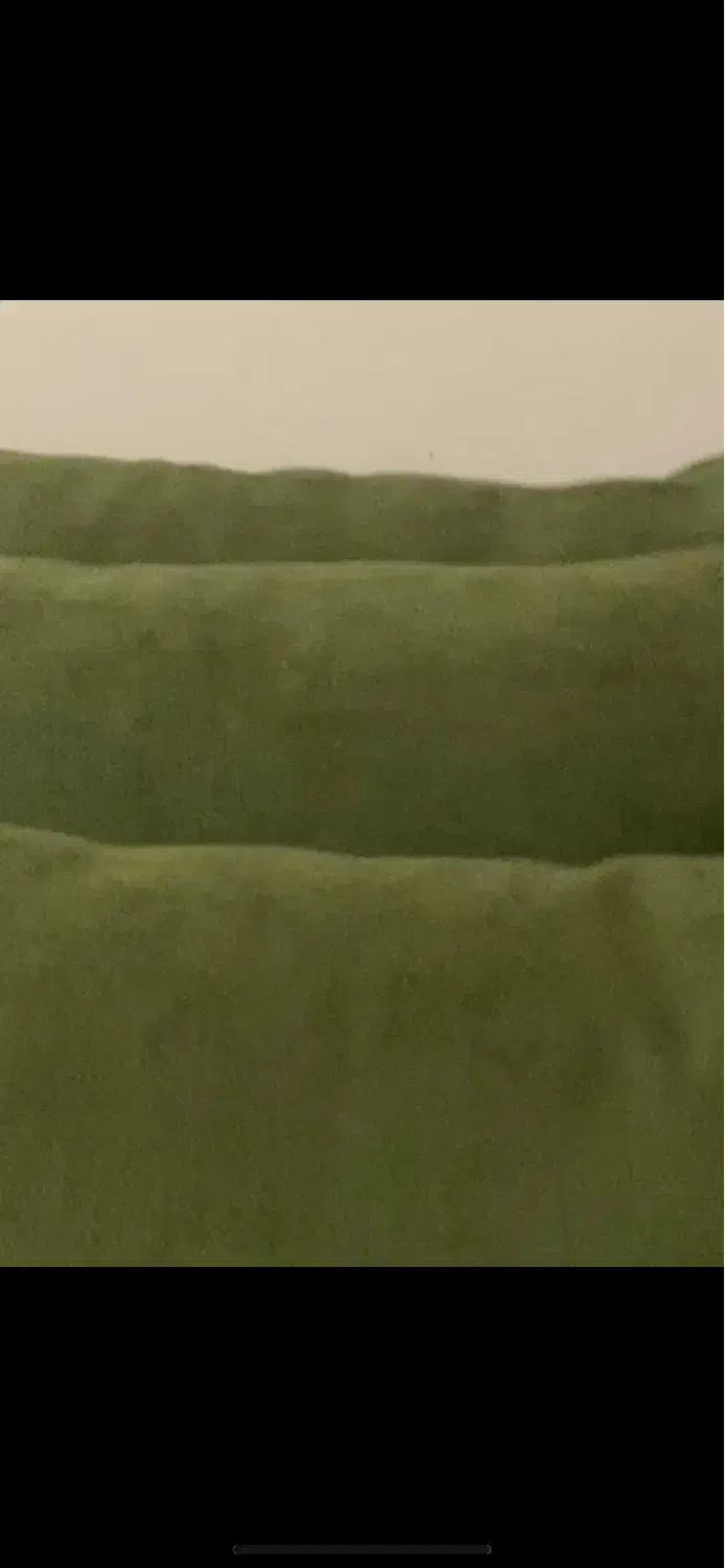 ۳ عدد کوسن ساده سبز رنگ و ۲ عدد کوسن طرح دار|رختخواب، بالش، پتو|تهران, ایرانشهر|دیوار