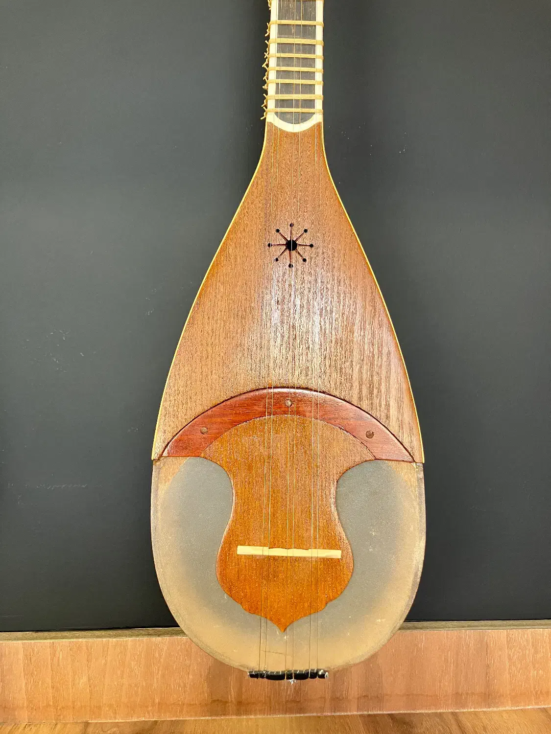 شورانگیز|سازهای سنتی|قم, بکایی|دیوار