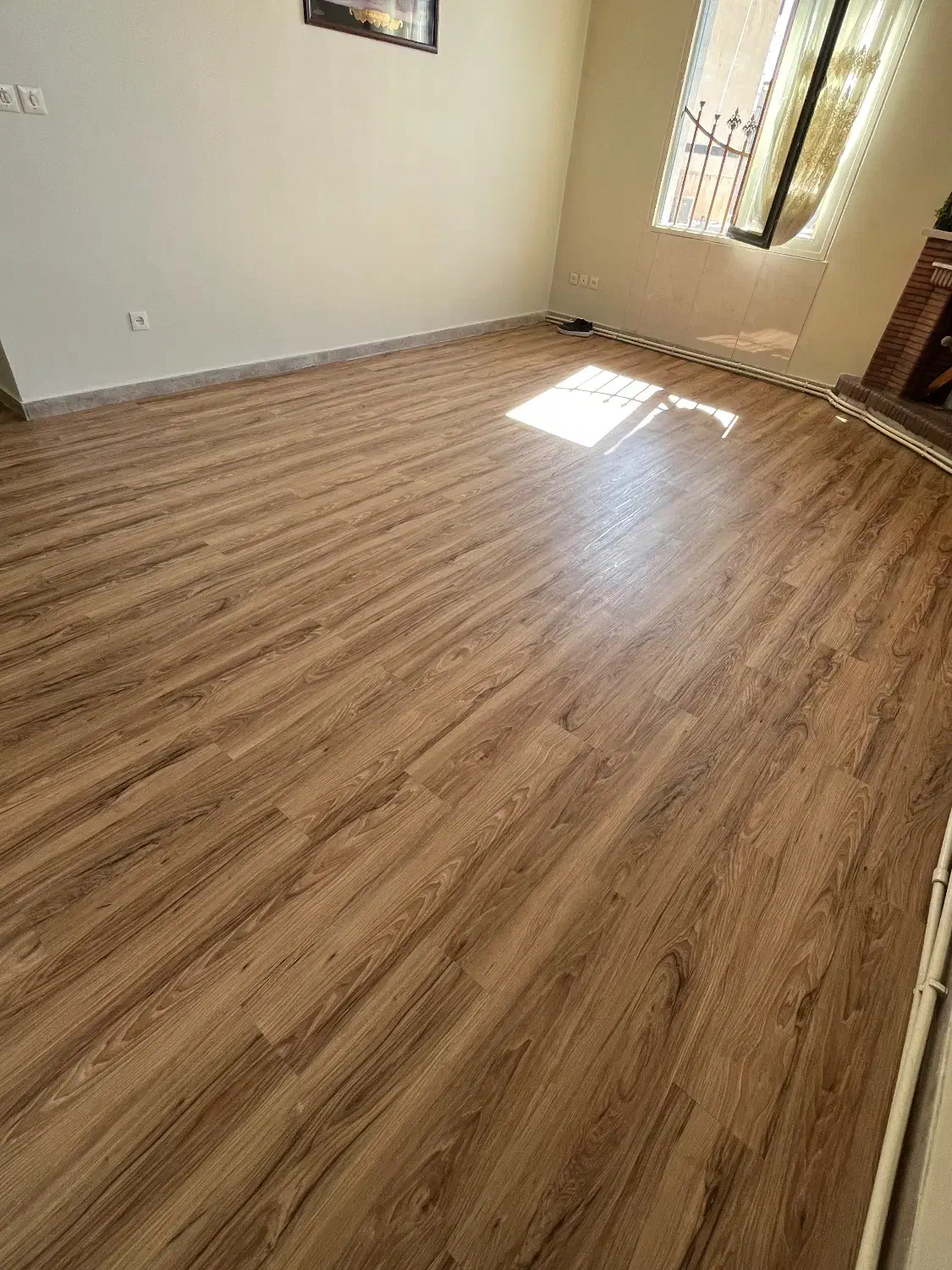 نصب و نصاب قرنیز،ترمموال،کفپوش،پارکت،قاب بندی|خدمات پیشه و مهارت|کرج, گوهردشت|دیوار