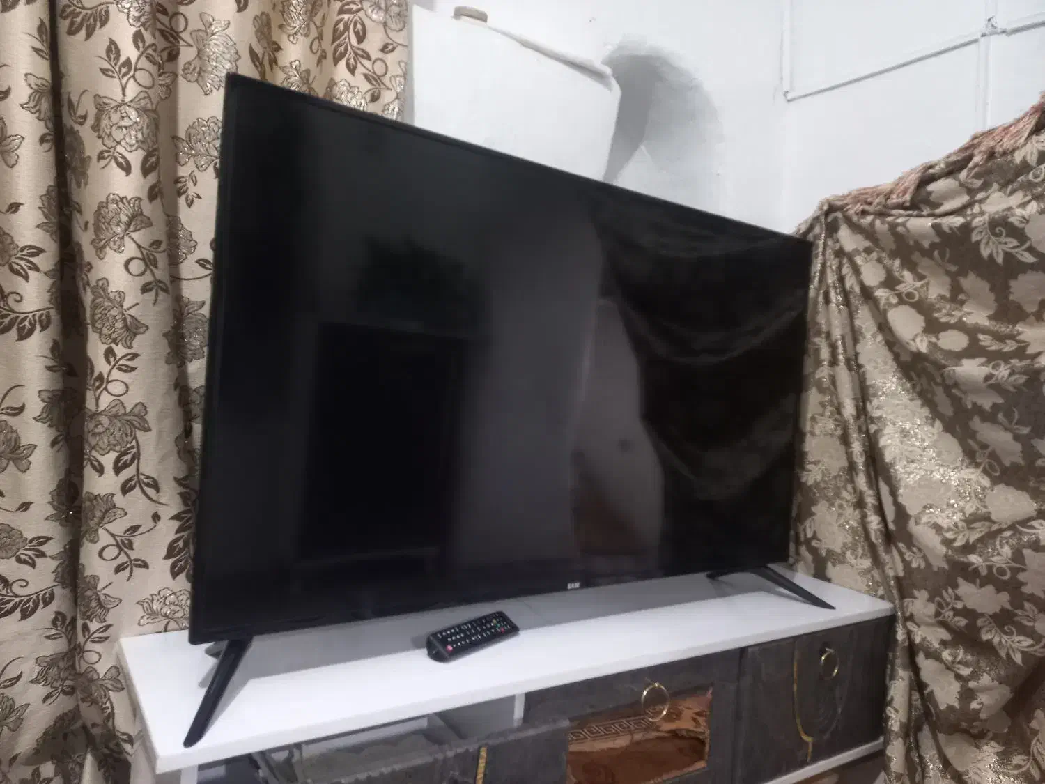 تلوزیون ۵۰ سام|تلویزیون و پروژکتور|تربت جام, حافظ|دیوار