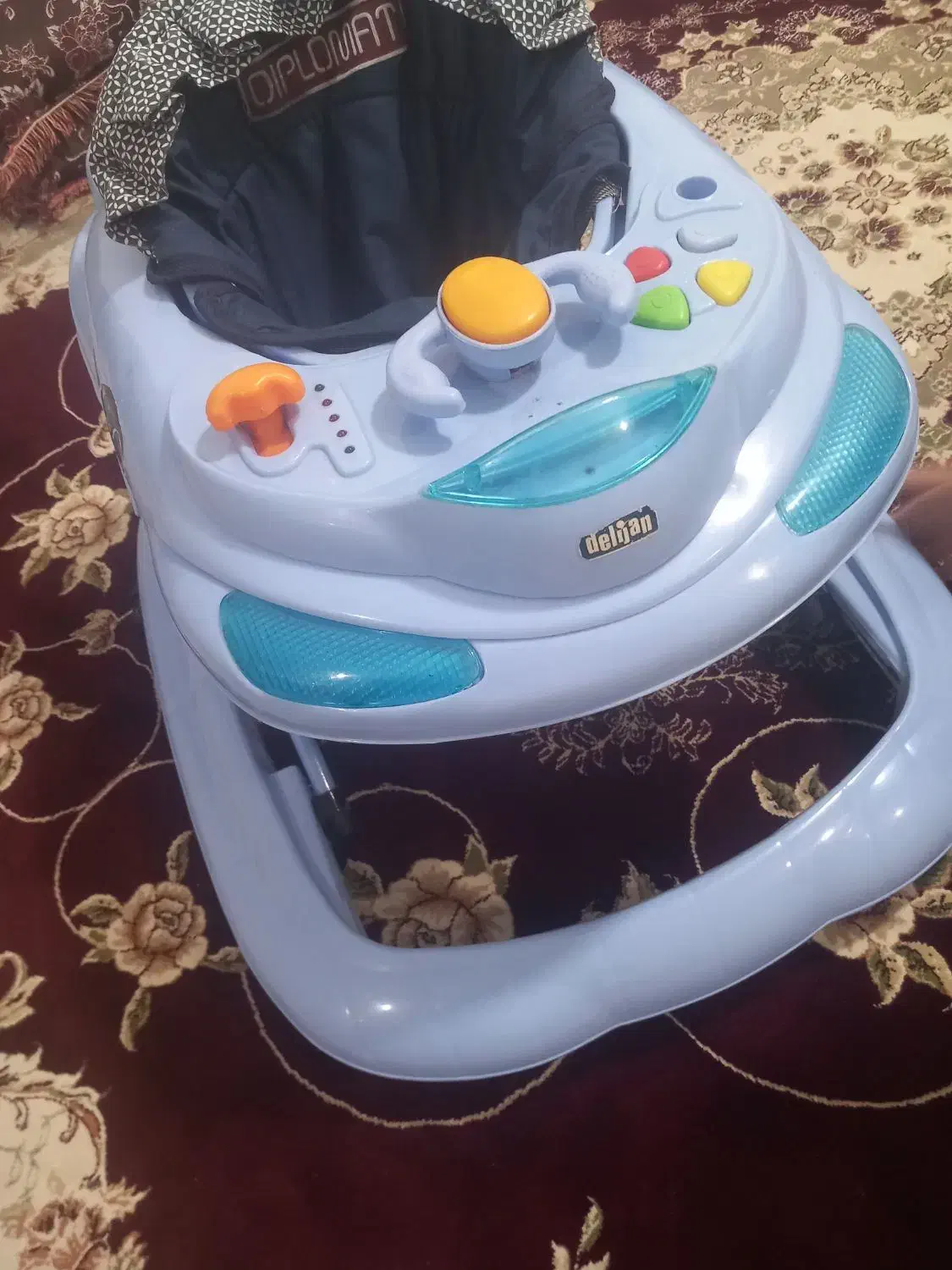 روروک درحد نو|کالسکه و لوازم جانبی|سنندج, |دیوار