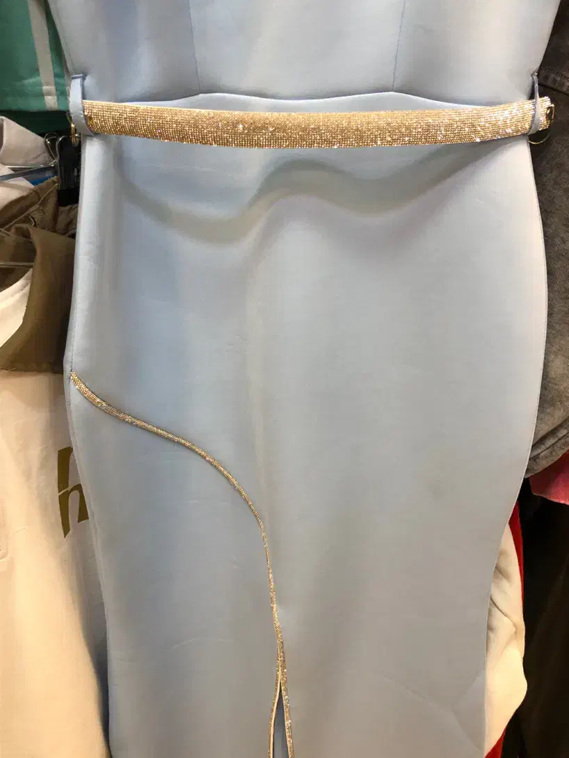 لباس مجلسی|لباس|صدرا-فارس, فاز ۱|دیوار