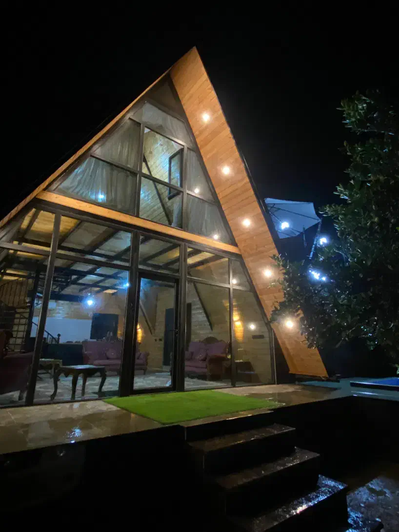 کلبه لیانا|اجارهٔ کوتاه‌مدت ویلا و باغ|شاندرمن, |دیوار