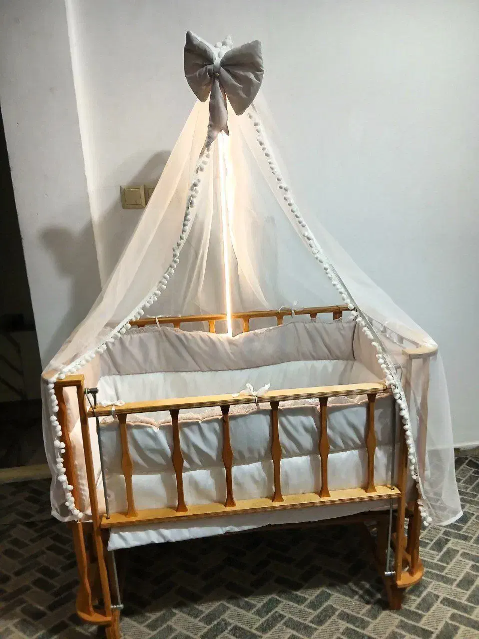 تخت نوزادوکریر|تخت و صندلی بچه|رشت, آب و برق|دیوار