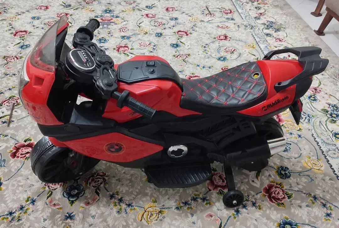 موتور شارژی|اسباب‌بازی بچه|رباط‌کریم, رباط‌کریم|دیوار