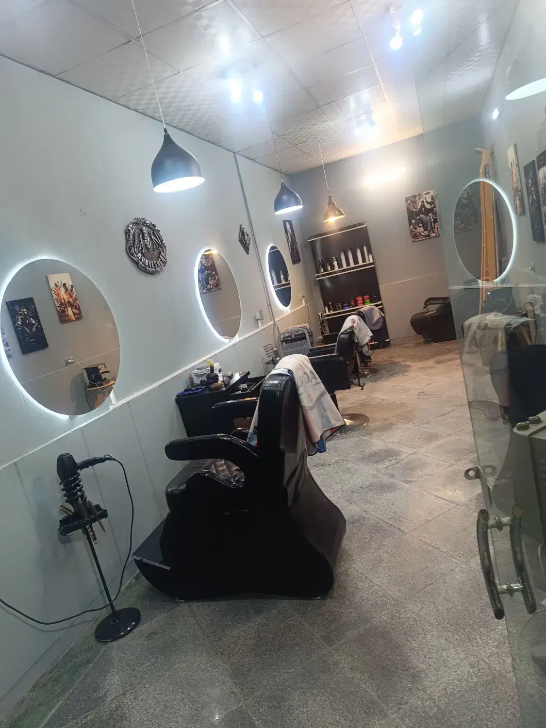 اجاره صندلی آرایشگاه خیابان مجد|اجارهٔ مغازه و غرفه|مشهد, سعد آباد|دیوار