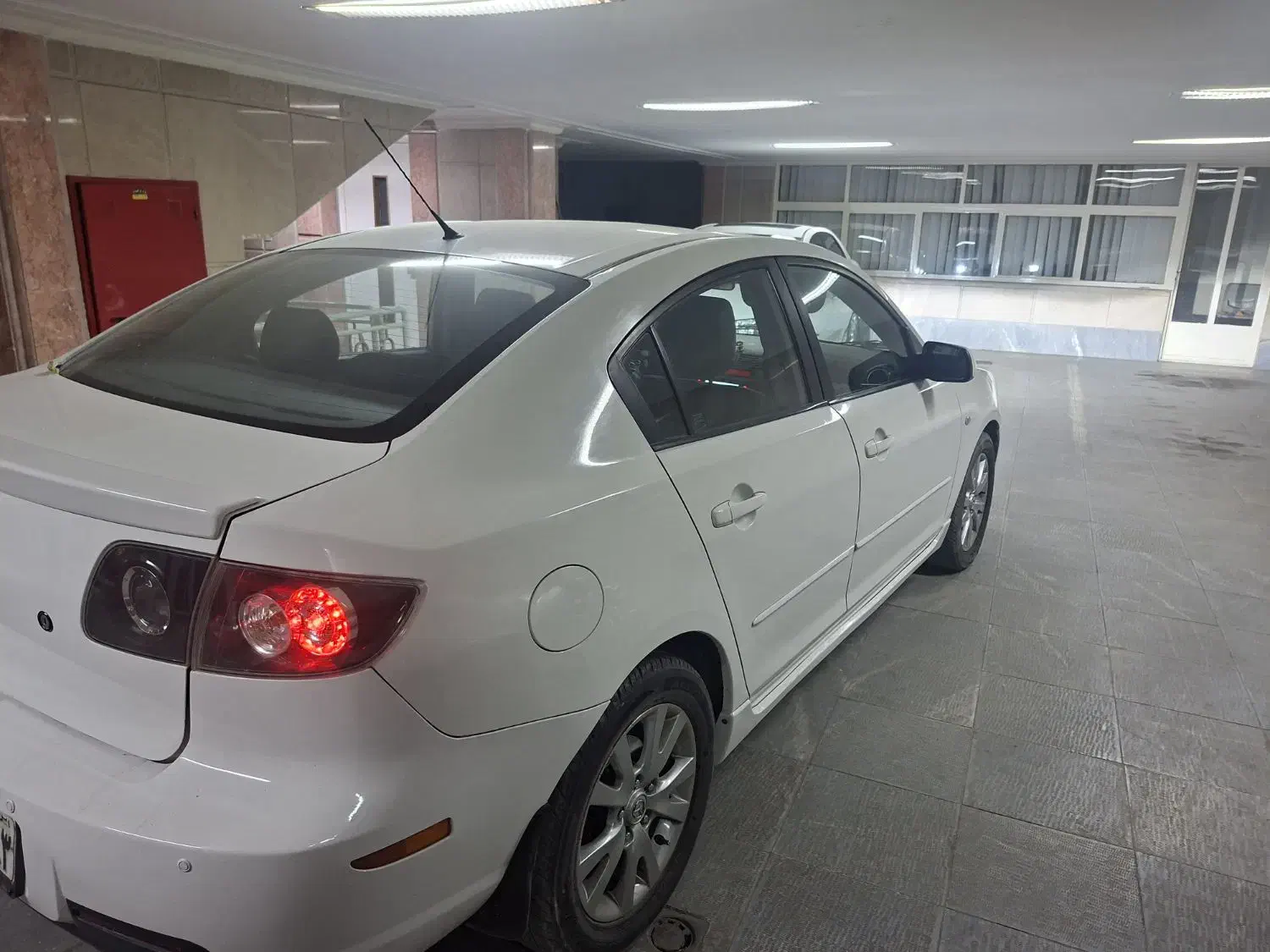 مزدا ۳ قدیم در حد|خودرو سواری و وانت|اصفهان, سعادتآباد|دیوار