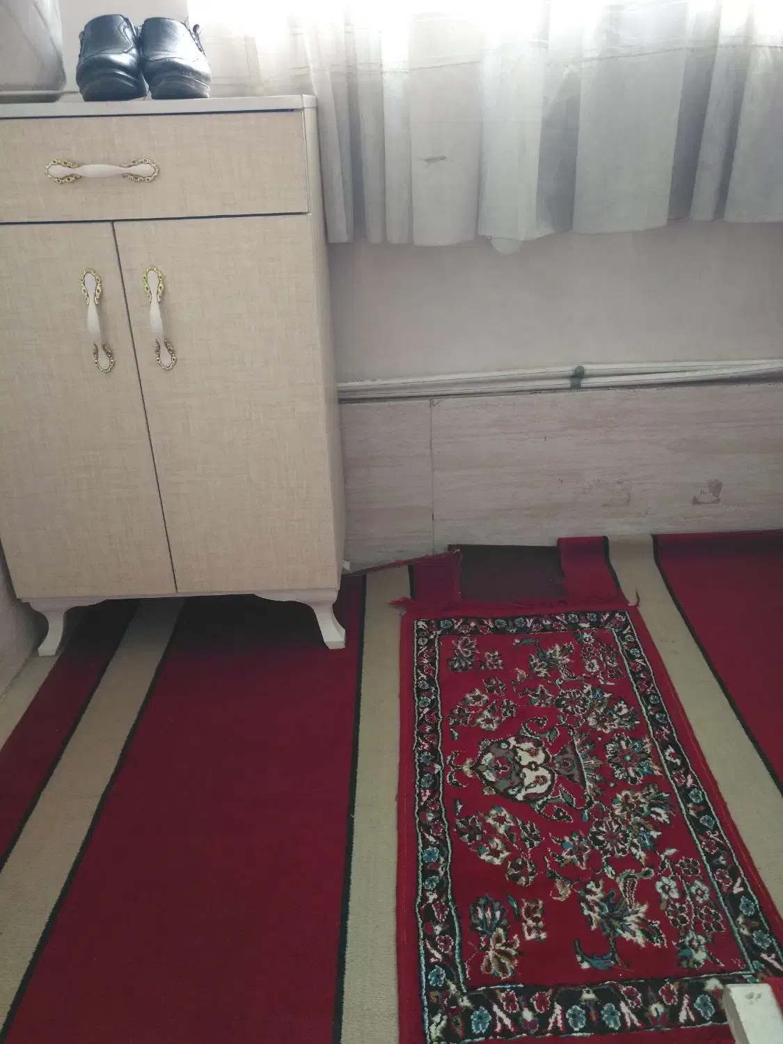 فرش راه پله 2طبقه بدون پارگی و تمیز|موکت|نسیم‌شهر, |دیوار