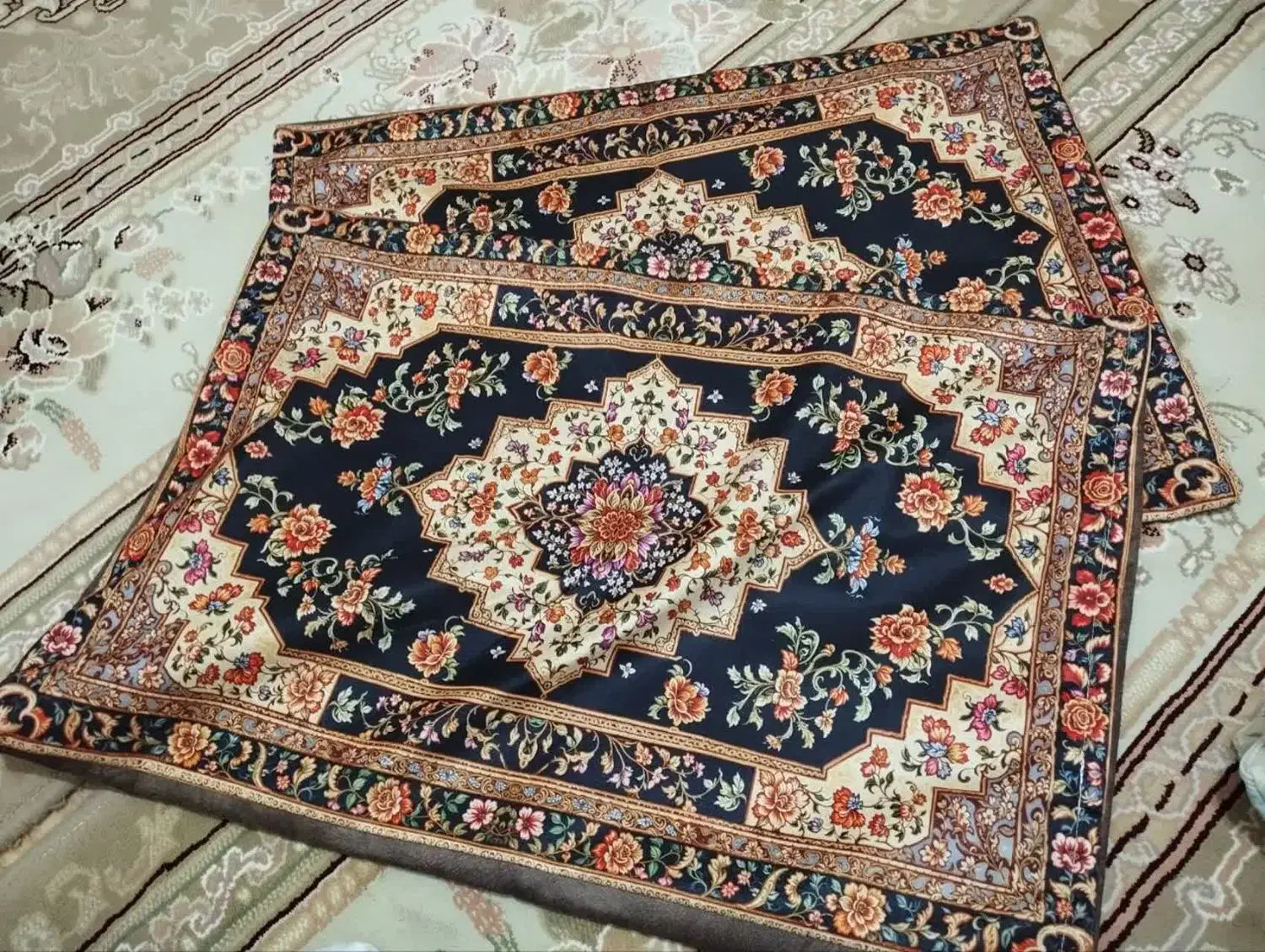 روبالشی درجه یک|رختخواب، بالش، پتو|مشگین شهر, |دیوار