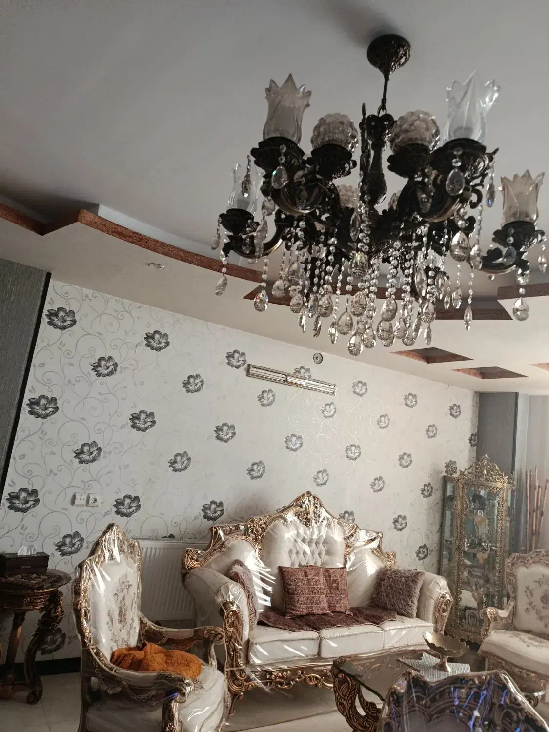 لوستر 12شعله|لوستر و چراغ آویز|شاهین‌شهر, عطار|دیوار