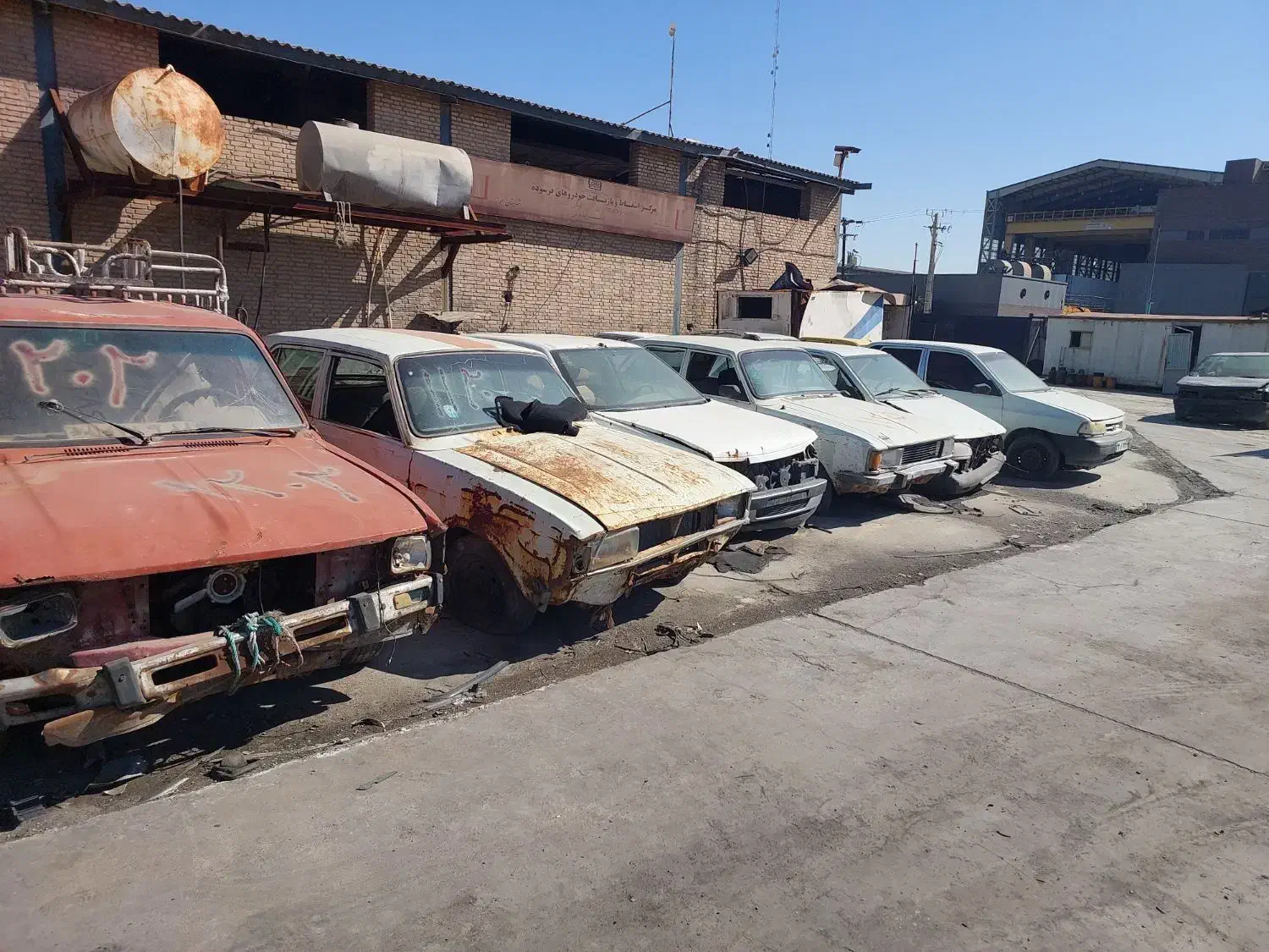 مرکز اسقاط خودروهای فرسوده و اسقاطی|خودرو سواری و وانت|اهواز, کوی باهنر|دیوار