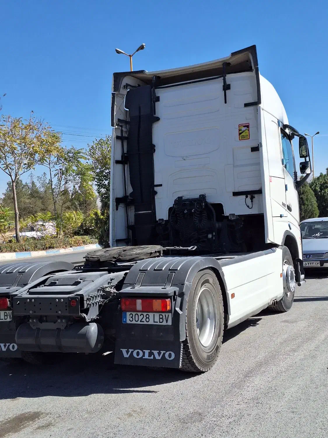 اف اچ ۵۰۰ مدل ۲۰۲۰|خودرو سنگین|اصفهان, آبشار|دیوار