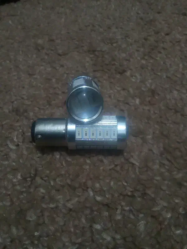 چراغ ماشین|لامپ و چراغ|قم, باغ شریفی|دیوار