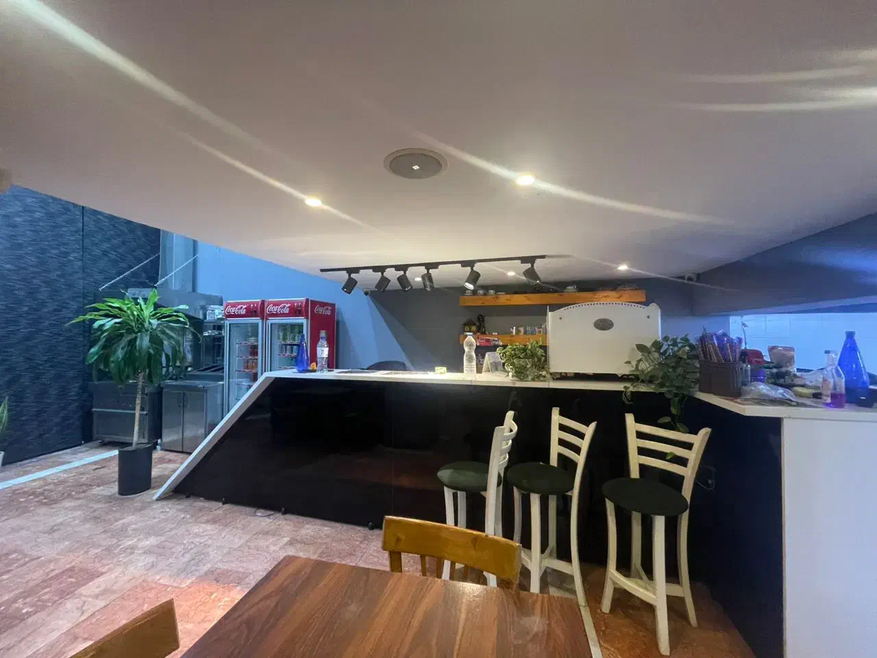 تجاری بر اصلی نور ۲۰۰متری با بالکن فول پاخور زیاد|اجارهٔ مغازه و غرفه|نور, |دیوار