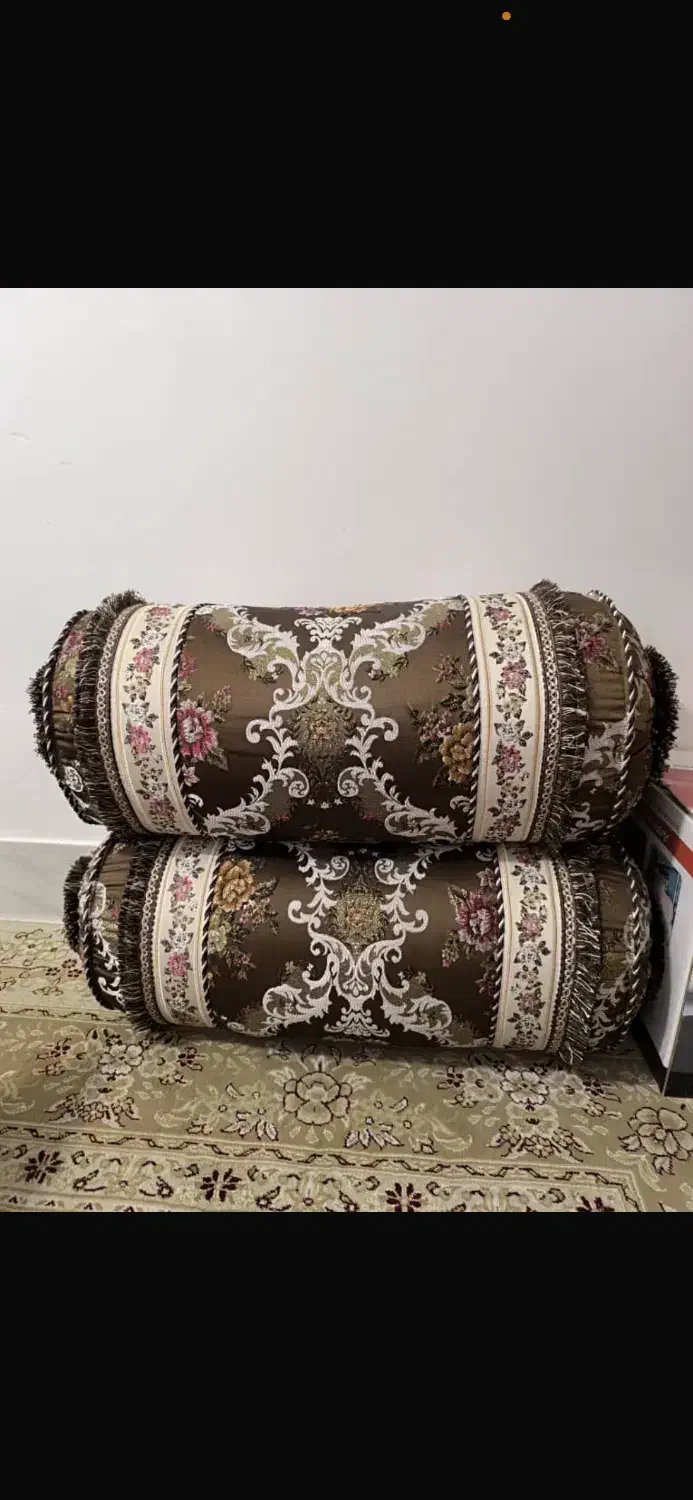 متکا کنار سالنی|پشتی|شهرضا, |دیوار